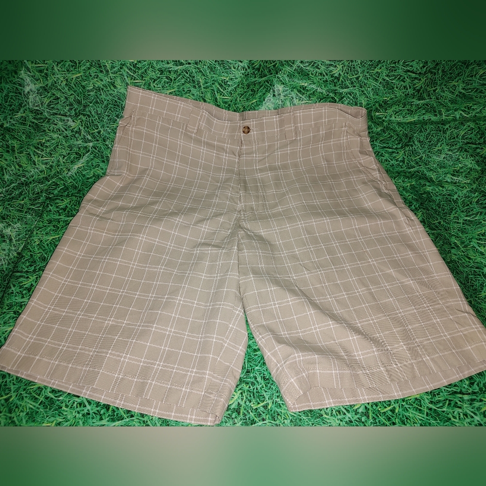 Pro Tour Golf Men's Shorts 36 Waist Polyester Tan White Plaid Pre-owned Sports